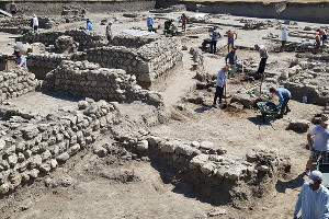 Остатки стен домов хазарского периода Фанагории © Фото пресс-службы фонда Олега Дерипаски «Вольное дело»