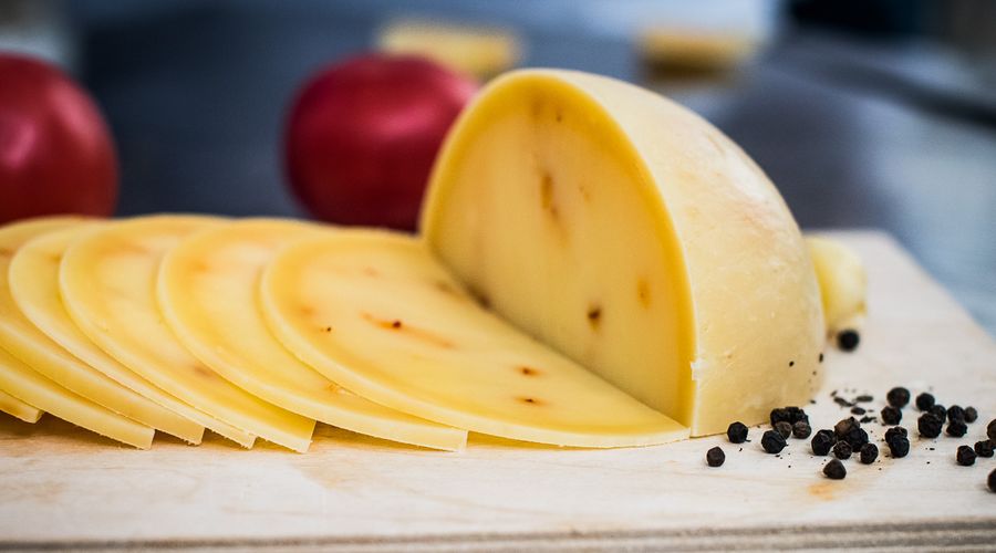 Твердый сыр качокавалло © фото Елены Синеок, Юга.ру