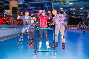 Сергей, Евгений, Наталья Белоголовцевы и участник программы «Лыжи мечты. Ролики» © Фото проекта «Лыжи мечты»