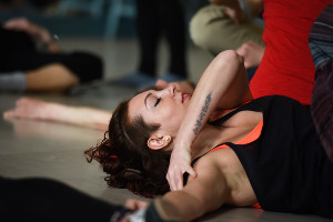 Мастер-класс по контактной импровизации в студии «Воздух» © Фото Елены Синеок, Юга.ру